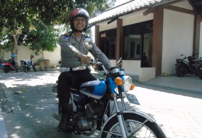 berita barang antik Iptu Affandy Polisi Unik dengan Motor Antik SUARA BARU 