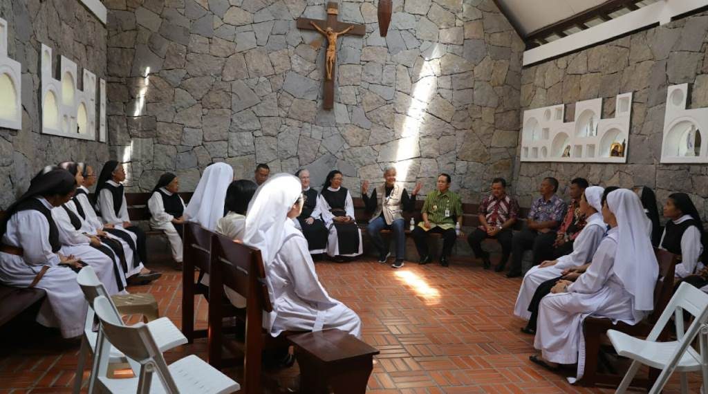 Sidak Gereja, Ganjar Disambut Santri dan Suster