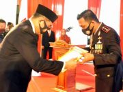 Atas Dedikasi Pelayanan Publik Selama Covid, Bupati Wonogiri Beri Penghargaan Kepada Kapolres