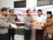 Kapolres Kebumen Bagikan Sembako untuk Pondok Pesantren Al Hasani