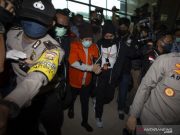 Pembobol BNI Maria Pauline yang Buron 17 Tahun Tiba di Tanah Air