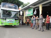 Bupati Jepara Lepas Ratusan Santri Kembali ke Pesantren
