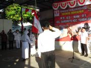 Warga Sambiroto Gelar Upacara Bendera 17 Agustus