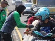 Harga Jatuh, Sayuran Dibagikan Secara Cuma-cuma