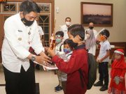 Bupati Serahkan Hadiah untuk Pemenang Lomba Video Pendek Hari Anak Nasional