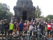 Sejumlah Wakil Rakyat dan Artis Bersepeda di Wilayah Borobudur