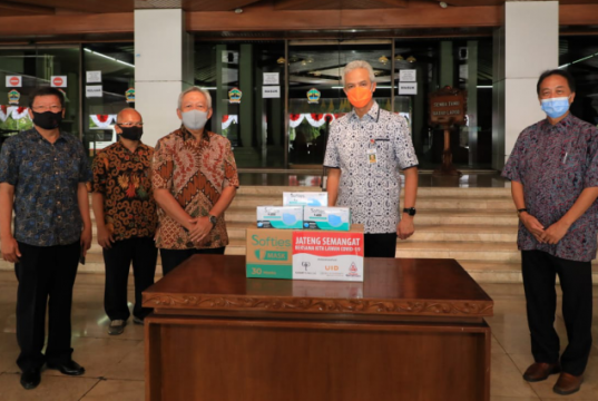 Pemprov Jateng Terima Bantuan dari Semen Grobogan dan JNE Pemprov Jateng Terima Bantuan dari Semen Grobogan dan JNE