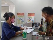 Ratusan Pelaku Usaha Antre Daftar Bansos Tahap II