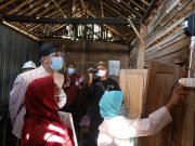 Mbah Paniyem dan Mbah Siwi Tersenyum Bahagia, Rumahnya Kini Terang Benderang