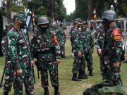 Kasdam IV/Diponegoro Periksa Kesiapan Operasi Satgas Pamtas Yonif 407/PK dan Kompi Yonkav 2/TC
