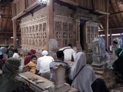Penampakan Makam Sunan Kudus saat Luwur Cungkup Dilepas