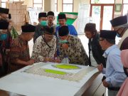 Penulisan Huruf “Ba” Menandai Pembuatan Al Quran Akbar ke-11 di Unsiq Jateng Wonosobo