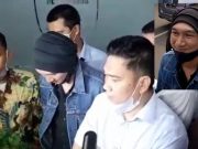 Anji Ngaku Pegal-pegal Setelah 10 Jam Diperiksa di Polda Metro