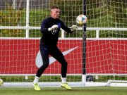 Manchester United Perpanjang Kontrak Kiper Dean Henderson