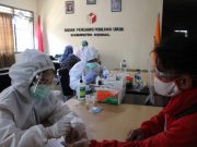 Pengawas Pemilihan Jalani Rapid Test untuk Cegah Covid-19