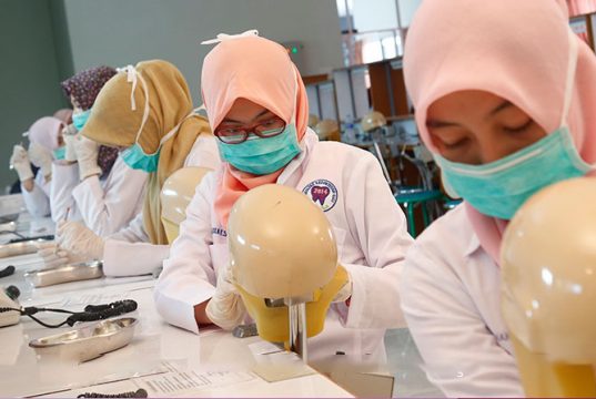 Sembilan Alasan Kuliah Di Kedokteran Gigi Unissula