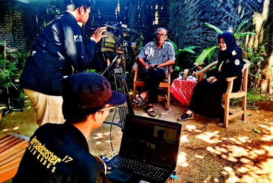 Inilah Cara Melawan Hoaks Covid 19 : Menulis