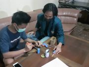 Menekan Penularan Covid-19, Mahasiswa KKN Undip Ciptakan Hand Sanitizer Otomatis
