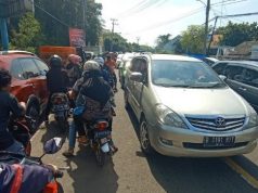 Anyer Terapkan Jalur Satu Arah Atasi Kepadatan