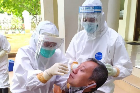 Swab Anggota dan Staf DPRD Jepara Gunakan PCR-Mobile Pemprov Jateng