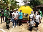 Bersama Koramil, Ojol GGM Wonogiri Bantu Air Bersih dan Sembako