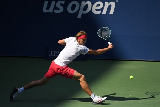 Zverev Melenggang Mudah ke Perempatfinal US Open