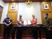 Pemkot Surakarta Hibahkan Mobil Dinas ke Pengadilan Negeri