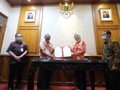 Pemkot Surakarta Hibahkan Mobil Dinas ke Pengadilan Negeri