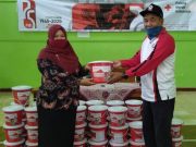 PMI Serahkan Corona Kit Kepada TP PKK Kelurahan
