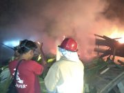 Bakar Bediang, Kandang Sapi Ikut Terbakar hingga Ludes