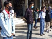 Tak Patuhi Aturan Berkendara, Belasan Pelajar di Grobogan Jalani Hukuman Push Up