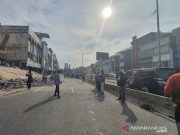 Ada Ruko Ambruk, Arus Lalu Lintas Dialihkan ke Jalur TransJakarta