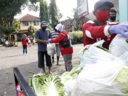 Peringati HUT Ke-75, PMI Kota Magelang Bagikan 400 Paket Sayuran