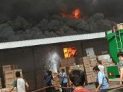Tiga Gudang PT HIT Terbakar, Lalin Pantura Macet