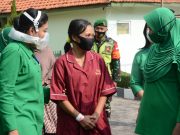 Ketum Persit Kartika Chandra Kunjungi Penderita HNP di Semarang