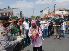 Aksi Bagi Ribuan Masker dalam Deklarasi Demak Bermasker