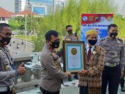 Kapolda Jateng Terima Penghargaan Atas Prestasi Pengarah Talkshow di Radio Secara Serentak di 6 Daerah