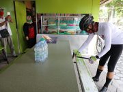 Bawa Solasi dan Angkati Kursi, Cara Ganjar Edukasi Pengusaha Warung Saat Pandemi