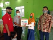 Telkom Wonosobo Serahkan Bantuan Paket Sembako pada Warga Terdampak Pandemi Covid-19