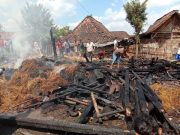 Rumah Terbakar di Plosorejo, Ternak Sapi Terselamatkan