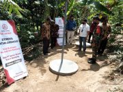 Semen Gresik Serahkan 538 Jamban kepada Warga Rembang