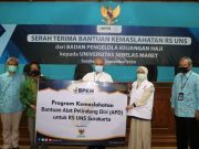 Tanggulangi Penyebaran Covid-19, BPKH Serahkan APD untuk RS UNS