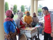 Patuhi Prokes, Penjual Jajanan dan Bakso Diborong Kapolres Kebumen