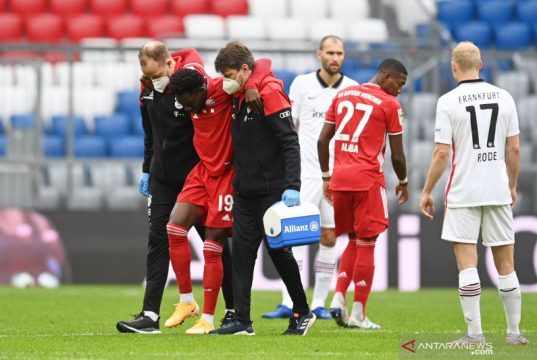 Cedera, Alphonso Davies Terancam Absen hingga Delapan Pekan