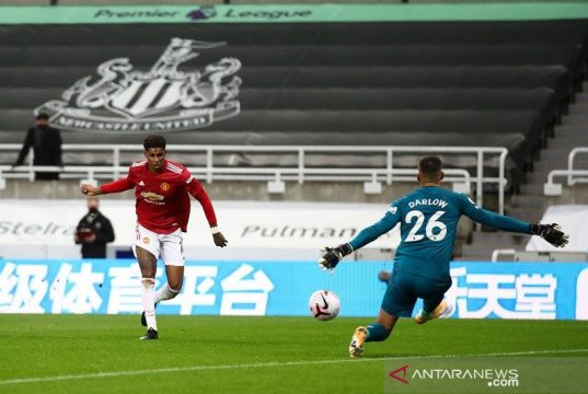 Manchester United Hempaskan Newcastle