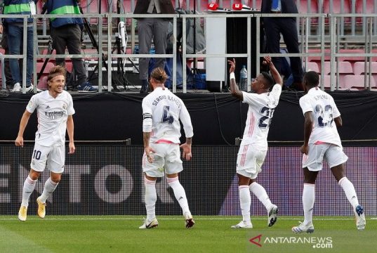 Zidane Puas Bungkam Kritik dengan Menangi El Clasico