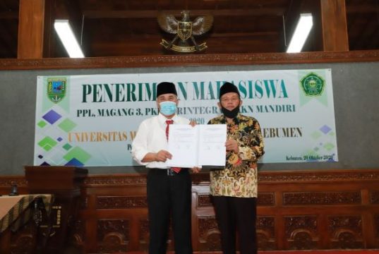 Bupati Kebumen Ajak Mahasiswa KKN UMNU Ikut Bantu Atasi Covid-19