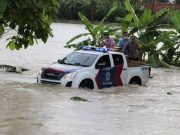 Terjang Banjir, Kapolres Kebumen Droping Bantuan ke Santri Somalangu