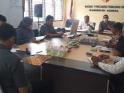 Bawaslu Kendal Layangkan Surat Rekomendasi ke KPU Terkait Pelanggaran APK