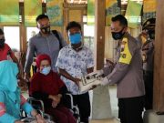 Kapolres Kebumen Gencarkan Prokes dan Beri Sembako Bagi yang Patuh